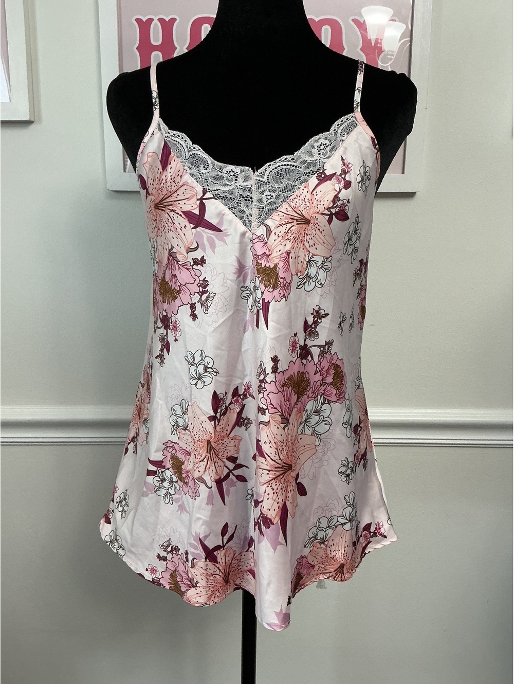 Floral Lace Trim Satin Camisole Top in Pink and Purple, Size M